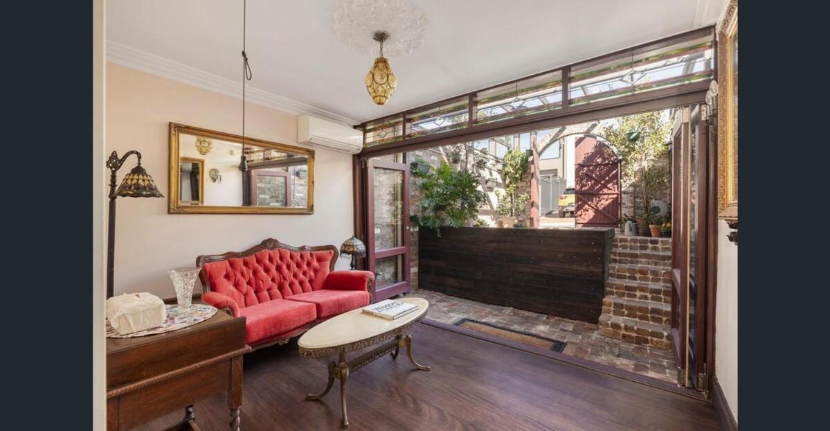 Victorian Cityside Sanctuary Ferienhaus