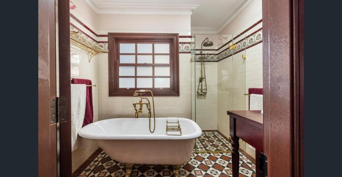 Victorian Cityside Sanctuary Holiday home